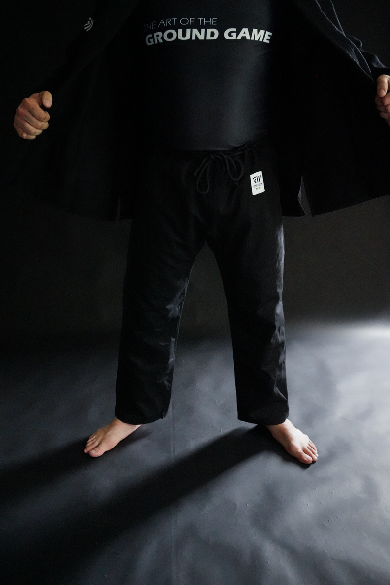 Load image into Gallery viewer, Ultra 4.0 Black Lightweight BJJ GI - Gee BJJ Kimonos
